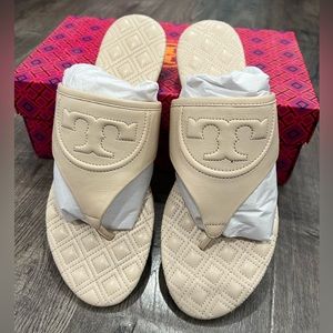 New in box Tory Burch Flaming flat thong Nappa Leather